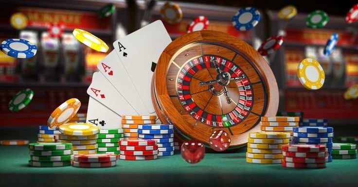 Dealer Sic Bo melempar dadu dalam wadah transparan di studio iriantoto